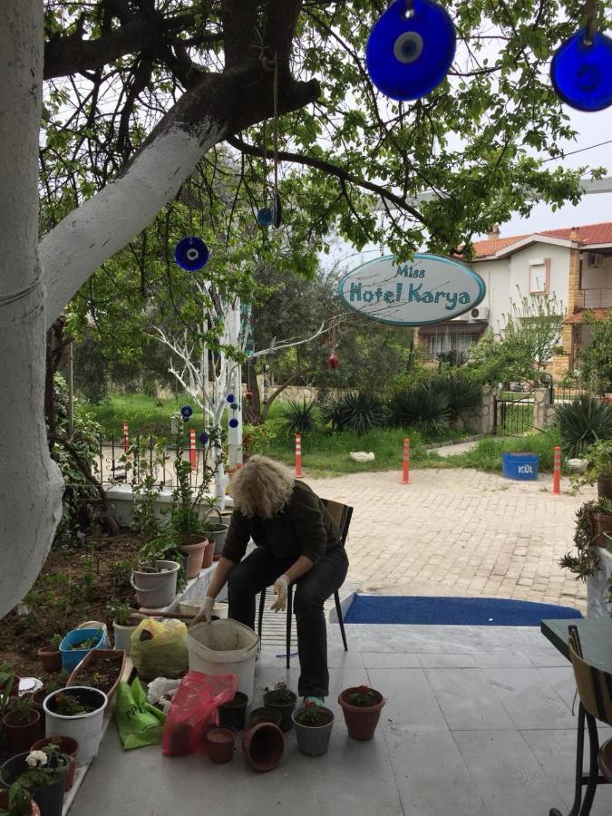 Miss Hotel Karya Oren  Exterior photo